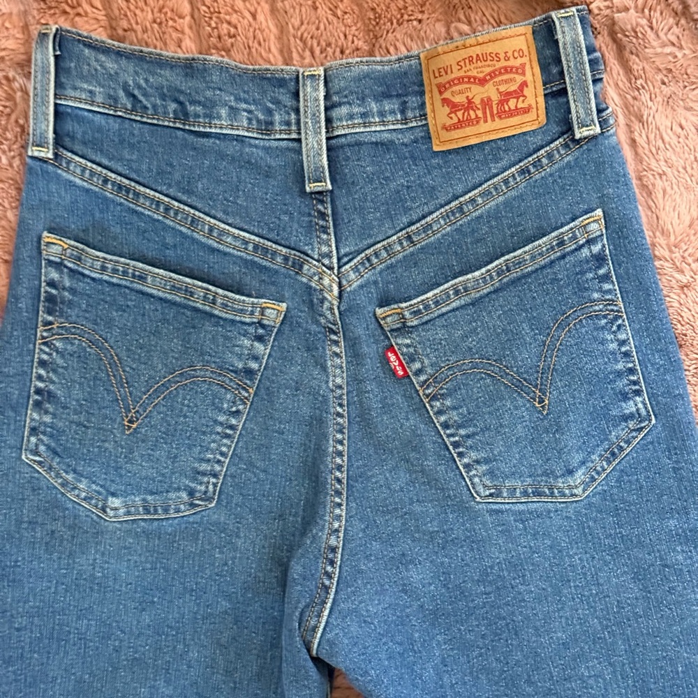 high waisted straight leg levis